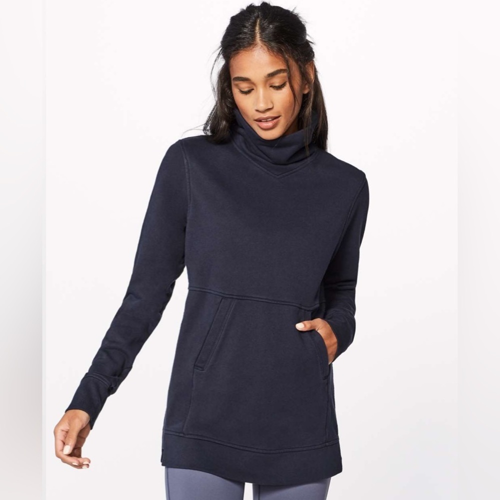 LULULEMON Navy Blue High Neck Press Pause Pullover with kangaroo pockets
